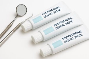 ПРОФЕССИОНАЛЬНЫЕ ЗУБНЫЕ ПАСТЫ ДЛЯ СТОМАТОЛОГОВ: ОСОБЕННОСТИ, НАЗНАЧЕНИЕ И КЛИНИЧЕСКОЕ ПРИМЕНЕНИЕ
