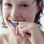 К чему снится чистить зубы по соннику