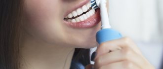 как чистить зубы электрической зубной щеткой