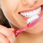Недостатки чистки зубов щеткой