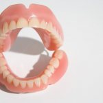 Протезы для зубов: какие лучше?