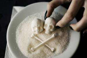 Сахар - среда для питания бактерий